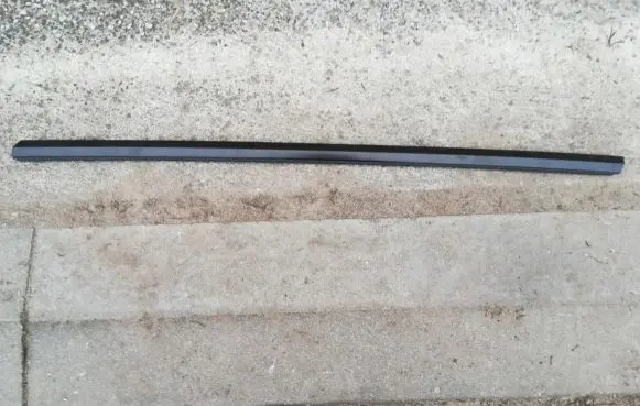 Tesla Model Y Front door trim (molding) 1495710-00-D