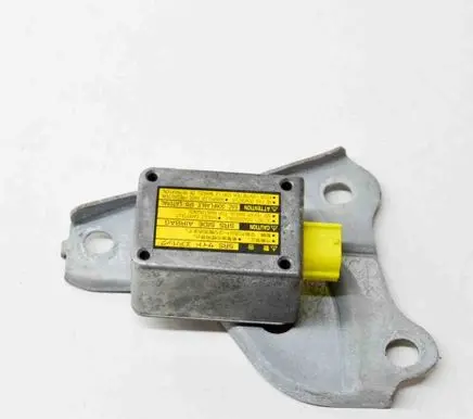 Lexus LS 430 Airbag deployment crash/impact sensor 2523000281 8983050040