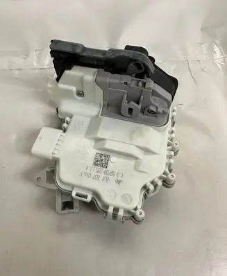 Audi A6 C7 Front door lock 8J1837016F