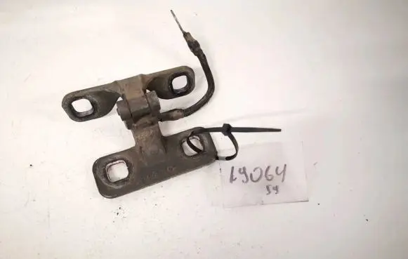 BMW X5 E53 Tailgate/trunk/boot hinge 8247667