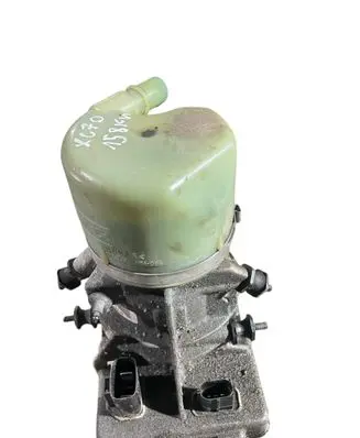 Volvo XC70 Power steering pump 31360493