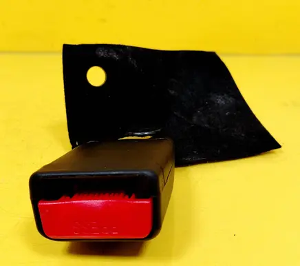 Hyundai Veloster Rear seatbelt buckle 