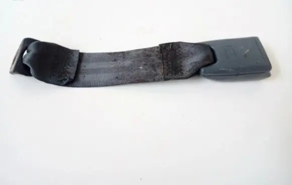 Mitsubishi Colt Rear seatbelt buckle