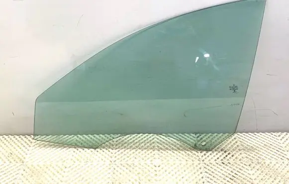 Mercedes-Benz CLA C117 X117 W117 Front door window glass four-door 