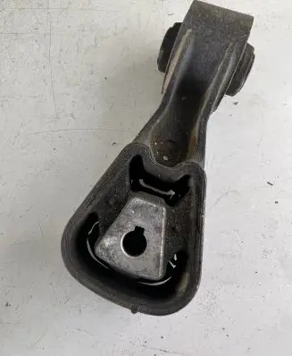 Citroen C5 Engine mount bracket