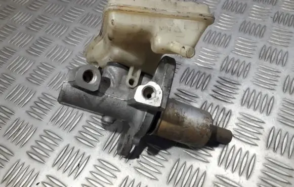 Volkswagen PASSAT B5.5 Master brake cylinder 320670094 32067009-4