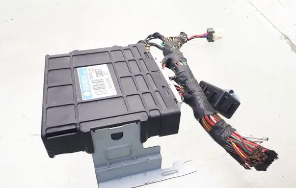 Hyundai Santa Fe Gearbox control unit/module 9544039683 9090930314A0