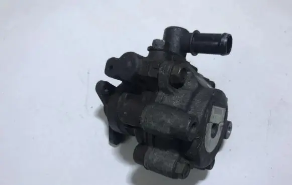 Renault Scenic I Power steering pump 7700846226b u31
