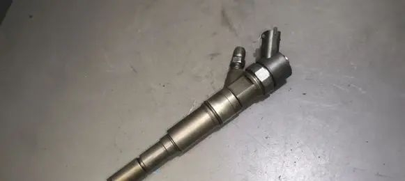 BMW X5 E53 Fuel injector 7785984 0445110047