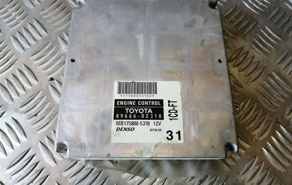 Toyota Corolla E120 E130 Engine control unit/module 8966602310 MB1758005310