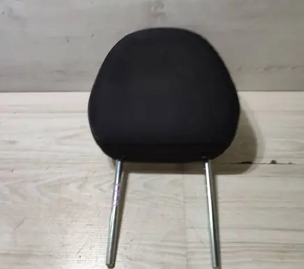 Nissan Qashqai Front seat headrest