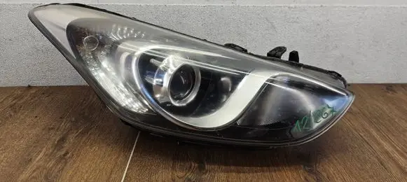Hyundai i30 Headlight/headlamp 92102-A6020