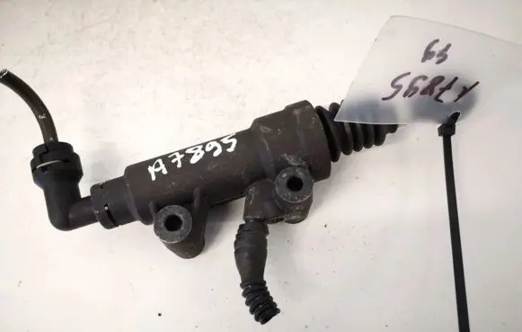 Mini One - Cooper R50 - 53 Clutch master cylinder