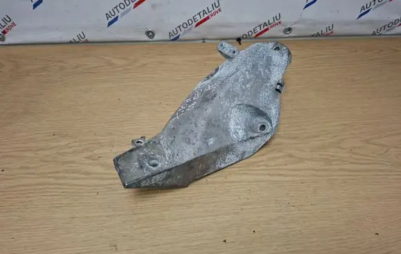 BMW X5 E70 Engine mounting bracket 6772679 22116772679