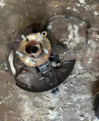 Ford Kuga III Front wheel hub LX603K171A1A