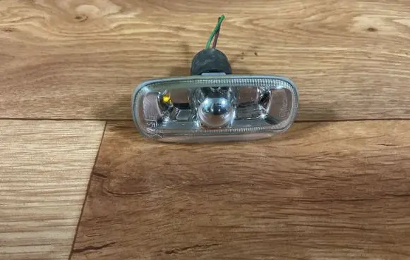 Audi A6 S6 C6 4F Front fender indicator light 8E0949127