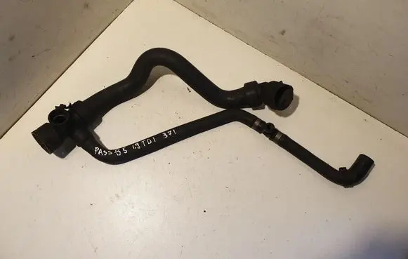 Volkswagen PASSAT B5.5 Engine coolant pipe/hose