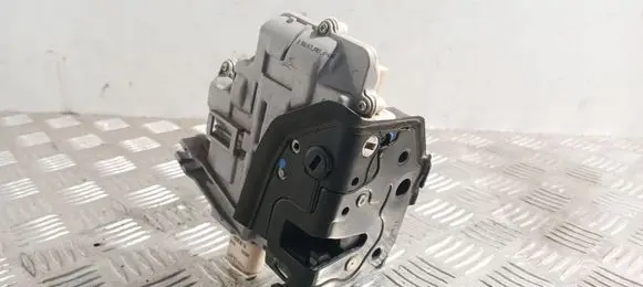 Audi A4 S4 B8 8K Rear door lock 8K0839016