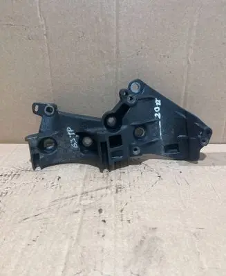 Renault Clio III Generator/alternator bracket 8200669495