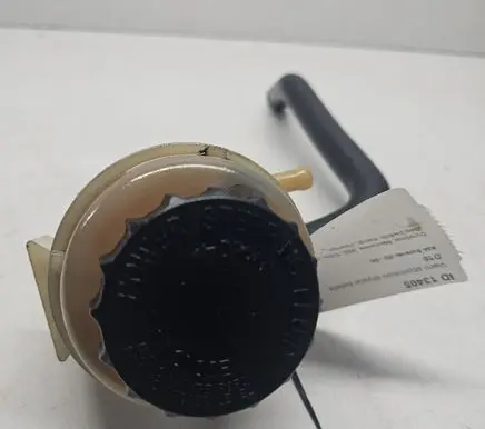 KIA Sorento Power steering fluid tank/reservoir