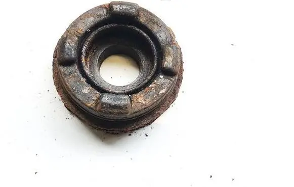 Toyota Avensis T250 Coil spring mount 
