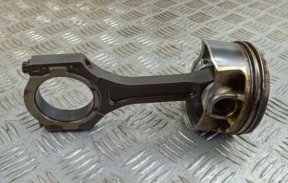 KIA Stinger Piston with connecting rod 