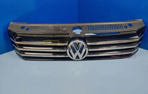 Volkswagen Tiguan Manufacturer badge logo/emblem 561853600