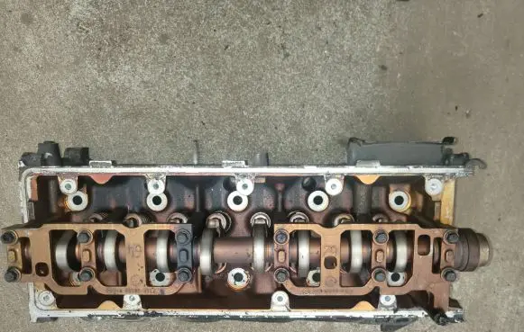 Ford Explorer Engine head RF1L2E6090D22D