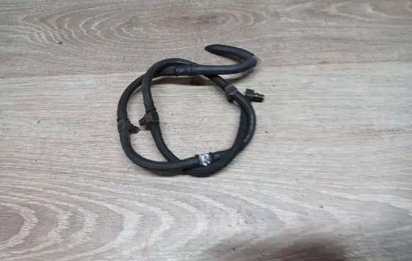 Volvo V70 Fuel injector supply line/pipe 