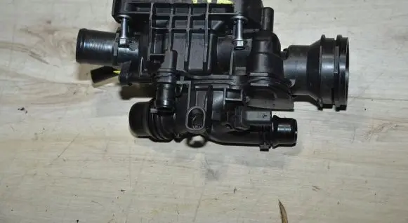 Peugeot Partner III Thermostat 9812113780