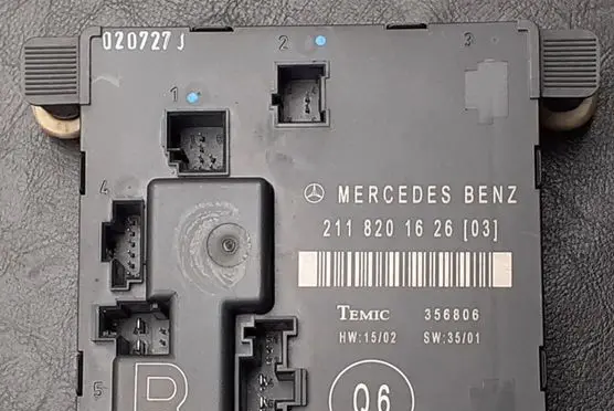 Mercedes-Benz E W211 Door control unit/module 2118201626