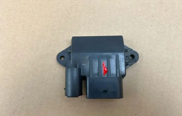 Mercedes-Benz E W211 Glow plug pre-heat relay 96SKV030