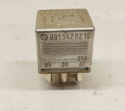 Mercedes-Benz W123 Other relay 0015420219