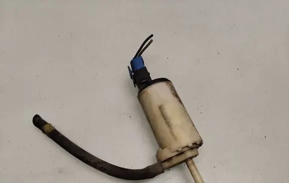Volvo 940 Windscreen/windshield washer pump