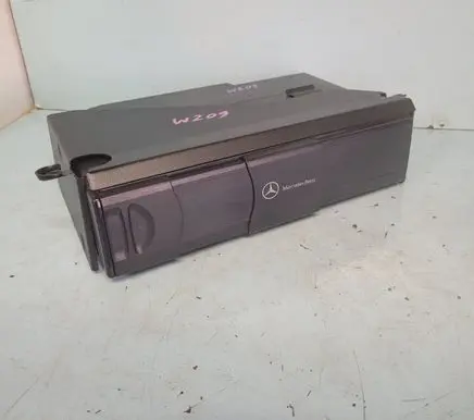 Mercedes-Benz CLK A209 C209 CD/DVD changer A2038703389 MC3520 020963