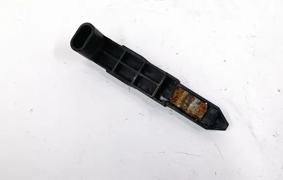 Headlight/headlamp mounting bracket