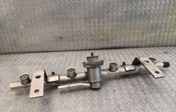 Mini One - Cooper R50 - 53 Fuel main line pipe