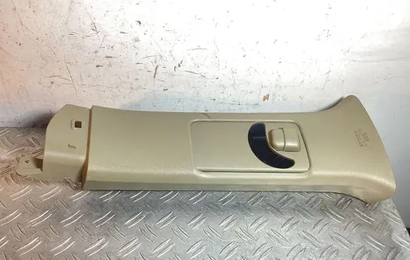 Toyota Land Cruiser (J200) (B) pillar trim (top) 7303460010