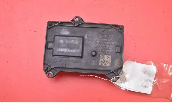Volkswagen PASSAT CC Voltage converter/converter module 1T0941329