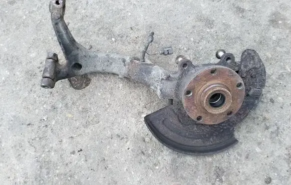 Volkswagen PASSAT B5.5 Front wheel hub spindle knuckle