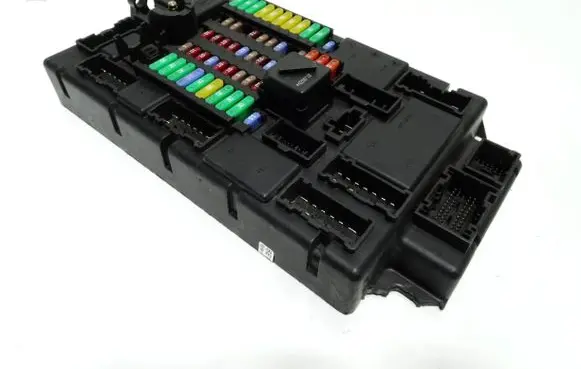 Mini Cooper Countryman R60 Fuse module 504A12F09 9813622