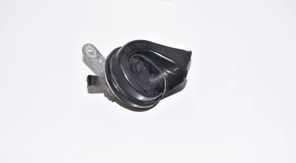 BMW 5 E39 Horn signal 3881157