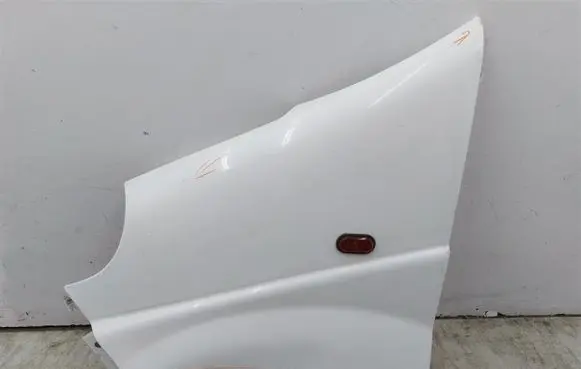 Opel Vivaro Fender