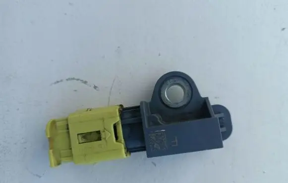 Nissan X-Trail T32 Airbag deployment crash/impact sensor 3RA0A