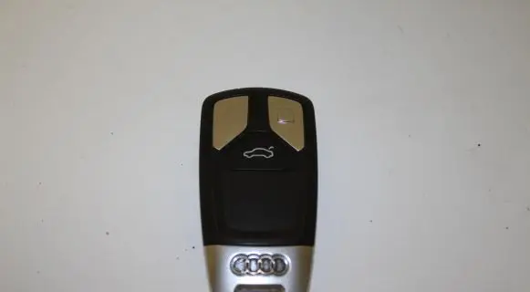 Audi A4 S4 B9 Ignition key/card 4M0959754T