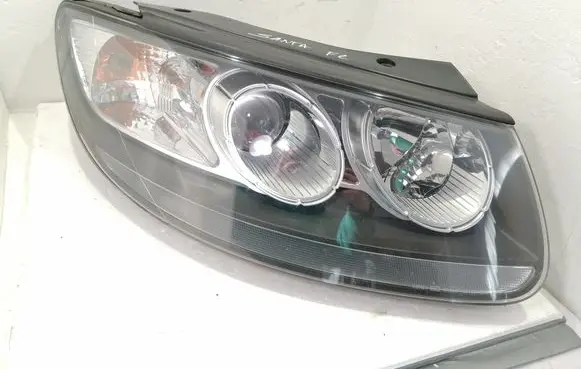 Hyundai Santa Fe Headlight/headlamp 921022B