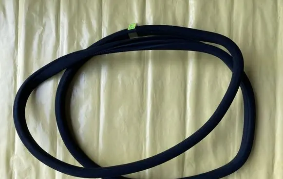 Mercedes-Benz C AMG W204 Rear door rubber seal (on body) A2046970151