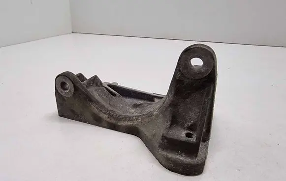 Audi A6 S6 C4 4A Engine mounting bracket 4A0199354