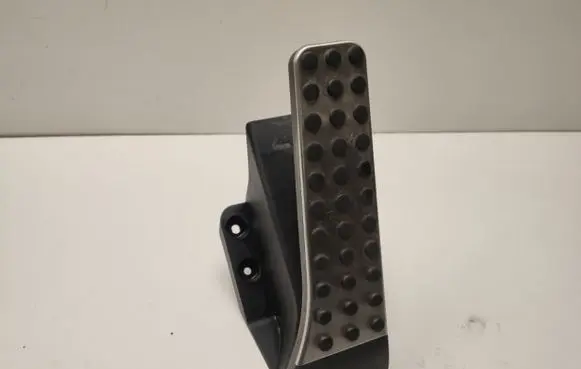 Mercedes-Benz GLK (X204) Accelerator throttle pedal A2043000504
