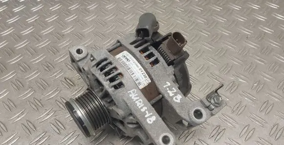Toyota Auris E180 Generator/alternator 270600Y230